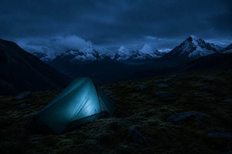 Trekkingzelt für eine Person auf Almplateau